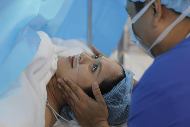 Bênh vực chồng, Thanh Thúy đăng ảnh lên bàn đẻ đá xéo một đồng nghiệp thân thiết trong vụ ồn ào Trạng Quỳnh