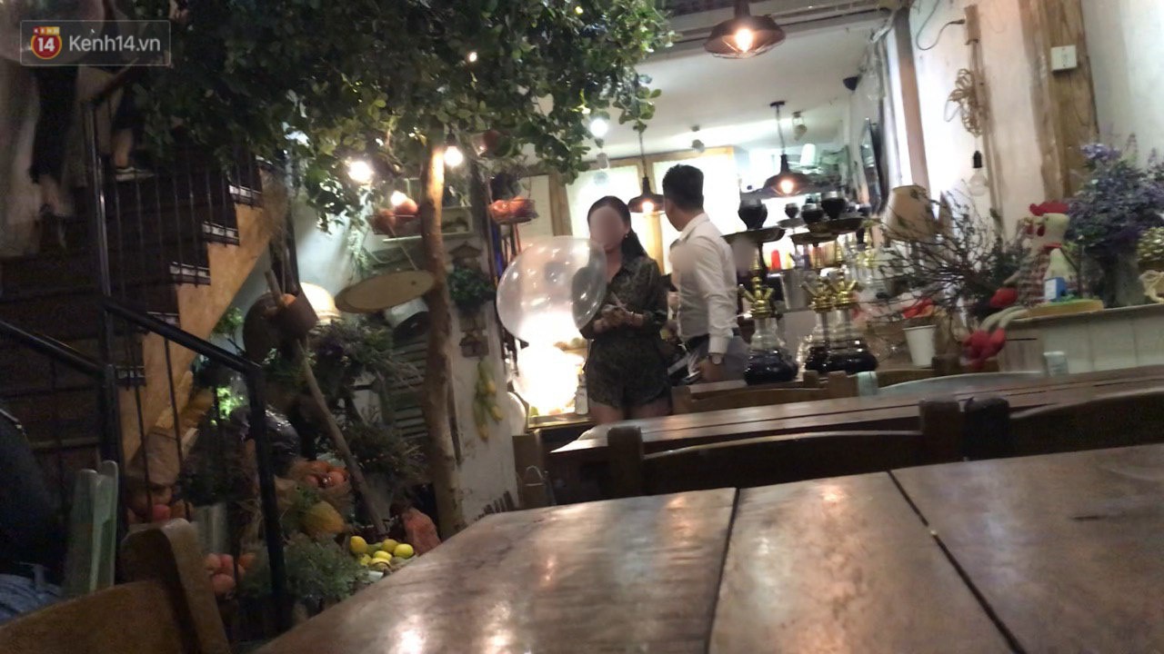 Clip: Giật mình bóng cười tràn ra vỉa hè phố lớn Hà Nội những ngày đầu năm Tết Kỷ Hợi 2019