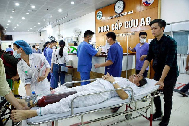 Chúc Tết thầy giáo cũ, nam sinh U20 lần đầu uống rượu dẫn đến hôn mê sâu