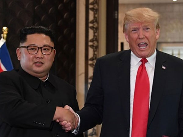 Trump thông báo sẽ gặp Kim Jong-un tại Hà Nội