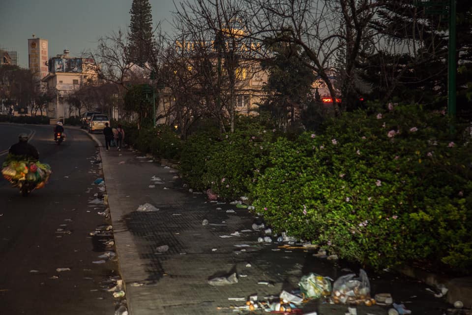 Sau Tết, hình ảnh một Đà Lạt ngập rác khiến những người yêu thành phố ngàn hoa xót xa