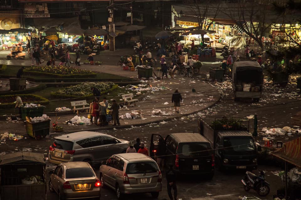 Sau Tết, hình ảnh một Đà Lạt ngập rác khiến những người yêu thành phố ngàn hoa xót xa