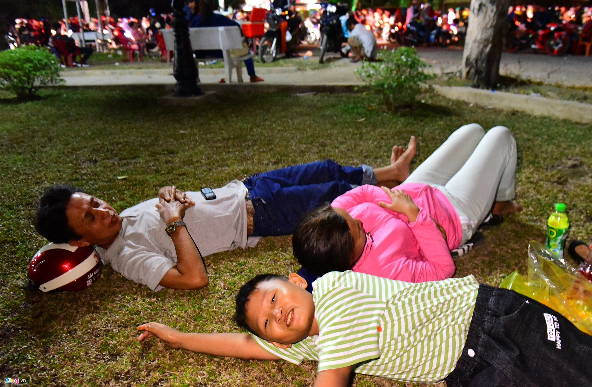 Người miền Tây vạ vật cả ngày đêm để trở lại Sài Gòn