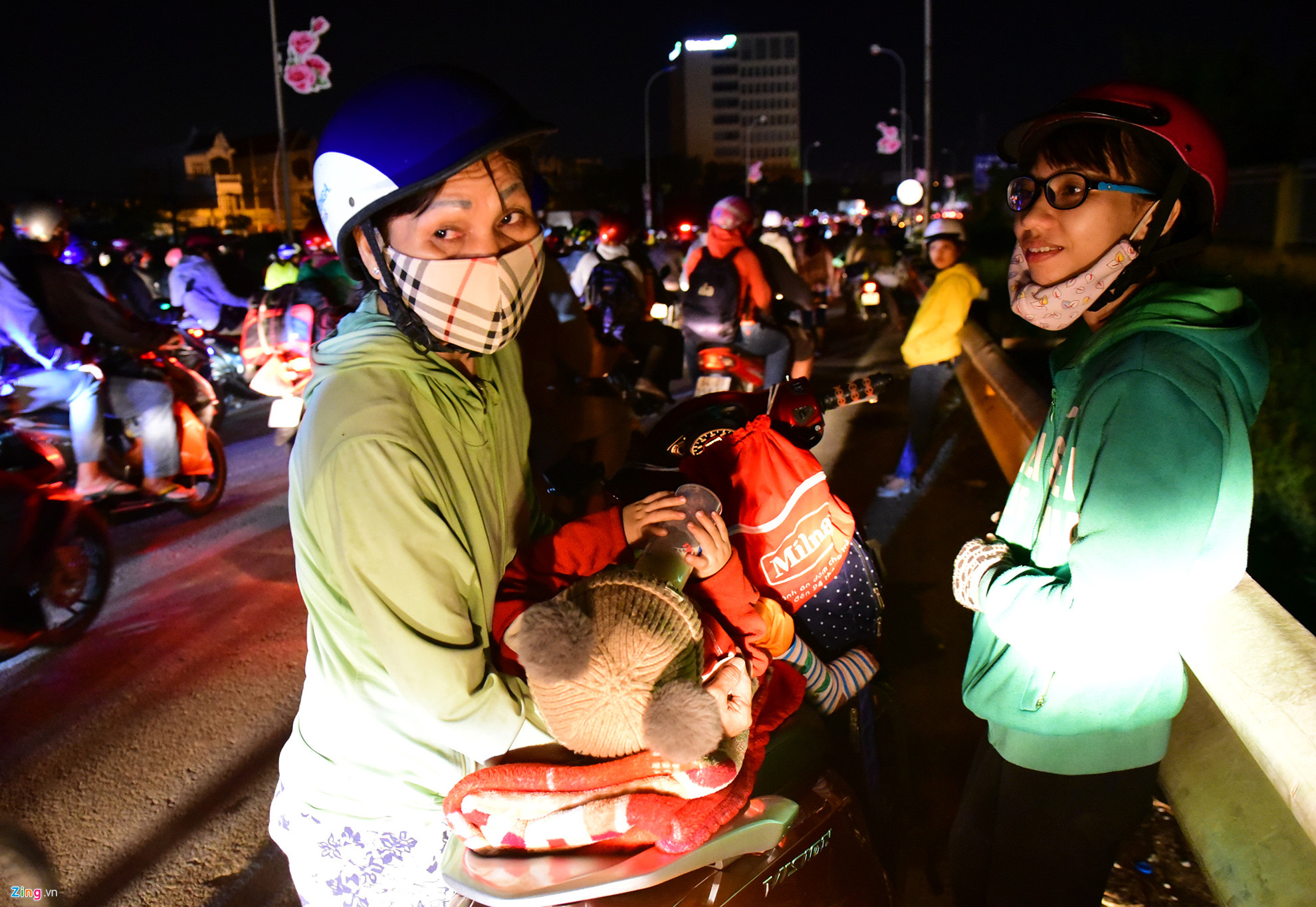 Người miền Tây vạ vật cả ngày đêm để trở lại Sài Gòn