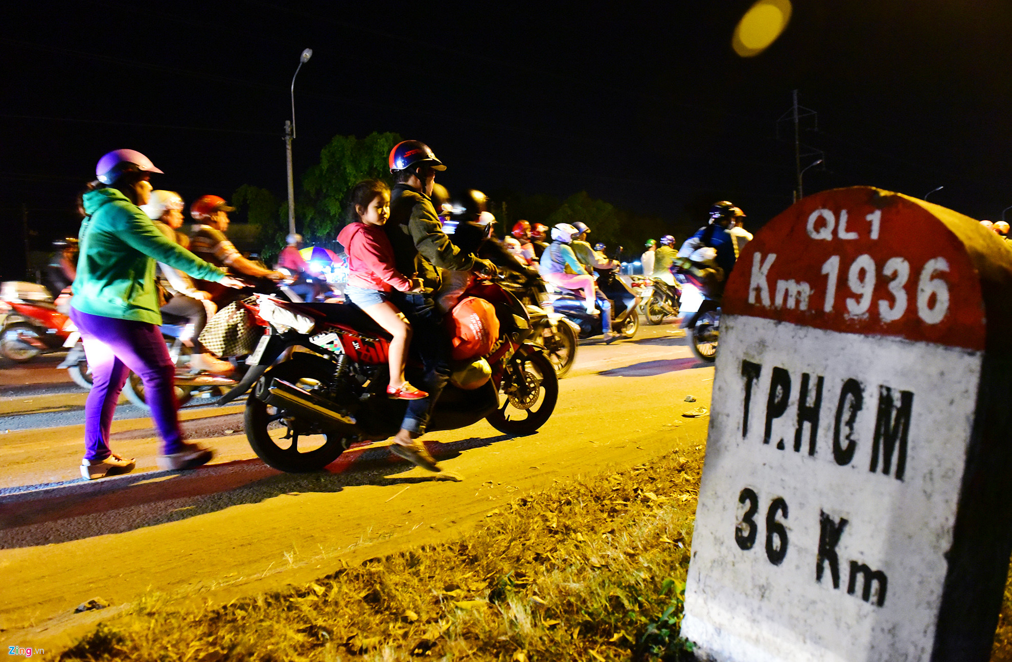 Người miền Tây vạ vật cả ngày đêm để trở lại Sài Gòn