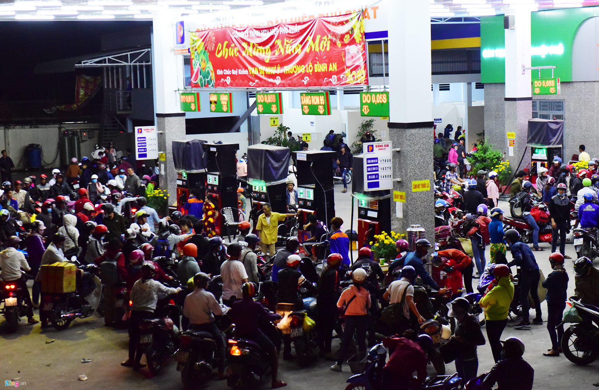 Người miền Tây vạ vật cả ngày đêm để trở lại Sài Gòn