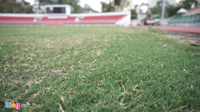 Sân Thống Nhất thay mặt cỏ tiền tỷ chờ U23 Việt Nam