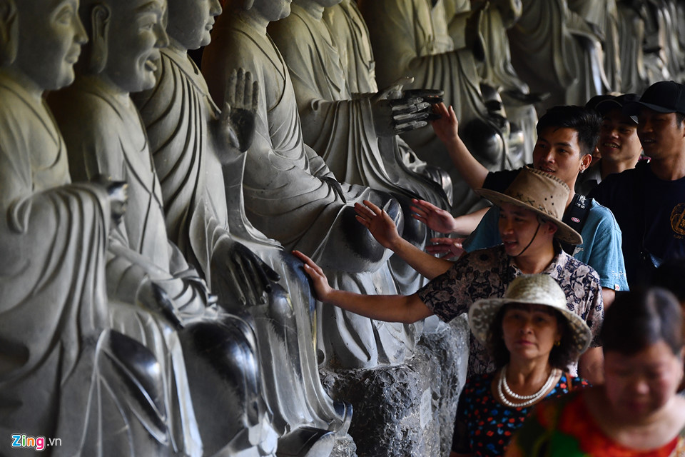 Hình ảnh không đẹp mắt ở chùa Bái Đính trước ngày khai hội