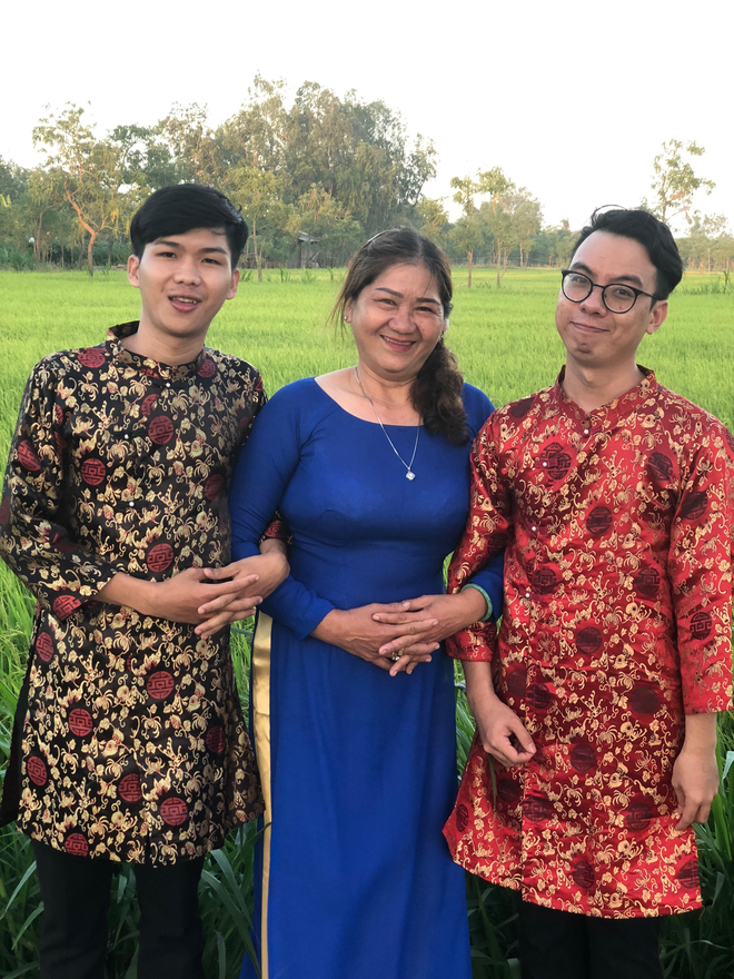 Nó bê đê thì sao? Nó bê đê mà nuôi được mẹ nó!