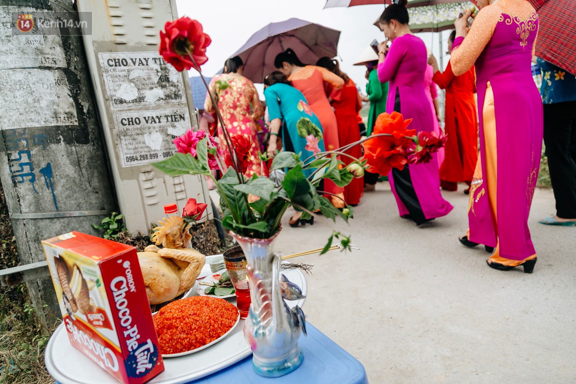 Video: Hàng trăm người dân tập trung chứng kiến nghi lễ chém lợn kín ngày đầu năm, máu 2 ông Ỉn chảy lênh láng