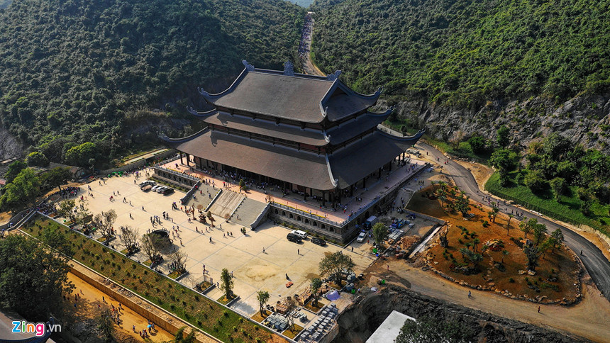 Toàn cảnh quần thể chùa Tam Chúc lớn nhất thế giới