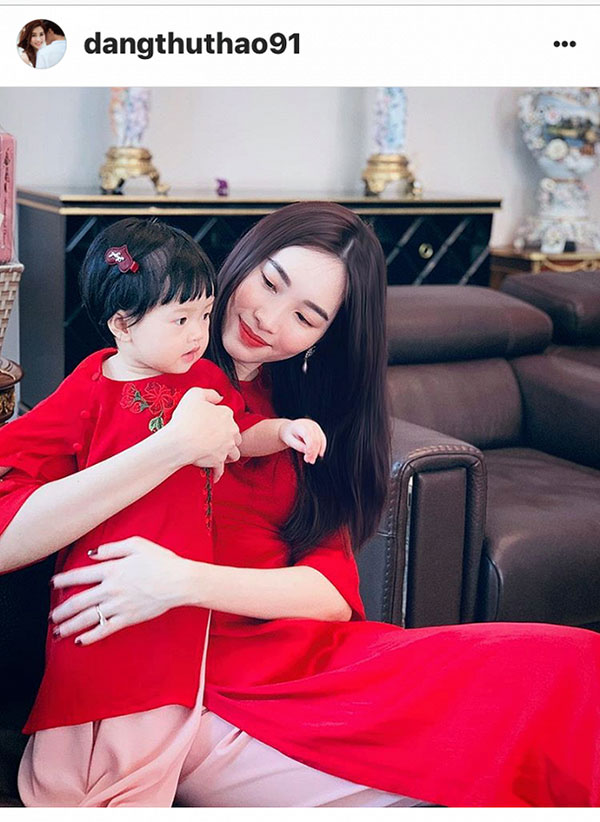 Đặng Thu Thảo và ông xã đi du lịch đầu năm cùng bạn bè Đặng Thu Thảo và ông xã đi du lịch đầu năm cùng bạn bè