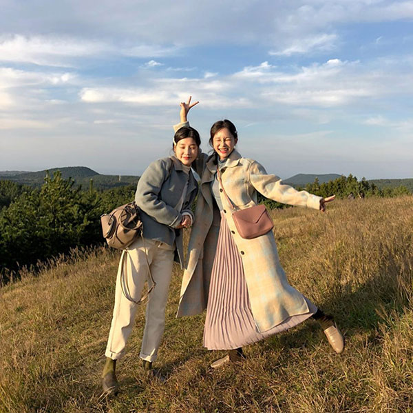 Đôi bạn thân Hàn Quốc khiến chúng ta muốn đi du lịch luôn và ngay