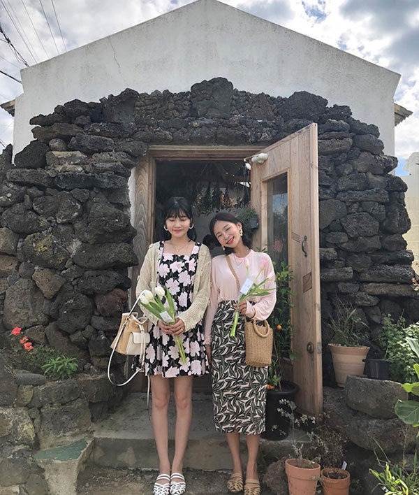 Đôi bạn thân Hàn Quốc khiến chúng ta muốn đi du lịch luôn và ngay