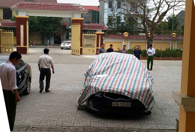 Khởi tố vụ án tài xế tông cọc tiêu trạm BOT