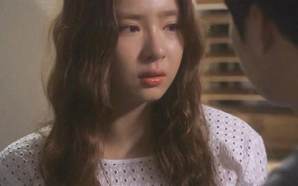 Cho bạn gái thân giữa đường đứt gánh ở nhờ, cuối cùng hôn nhân của chính mình cũng đứt