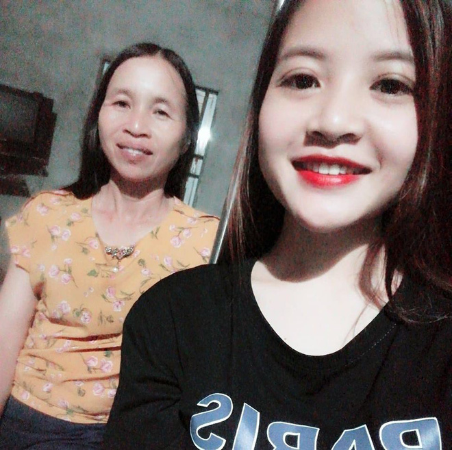 Đăng ảnh khoe mùng 6 Tết đi cấy giúp mẹ, cô gái không ngờ mình lại bị dân mạng ném đá