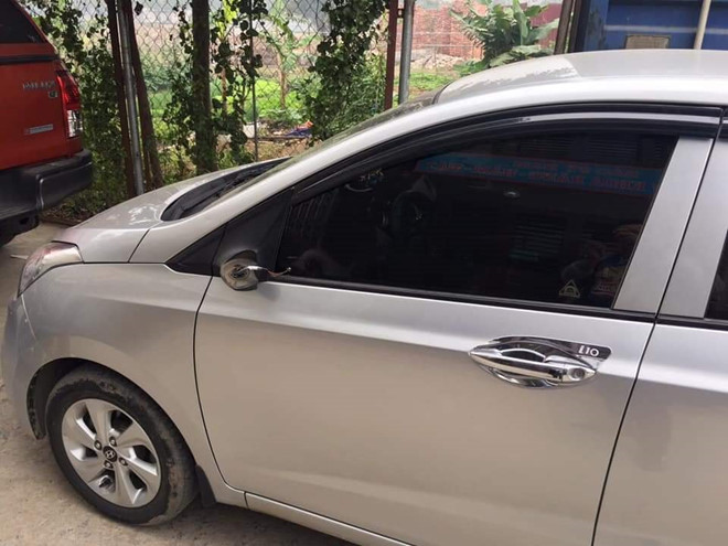 Chủ xế hộp lên mạng xã hội khóc ròng vì xe bị bẻ gương dịp Tết