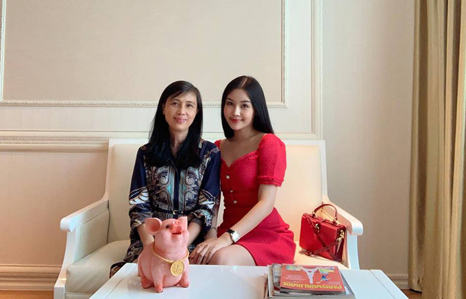 Ngân Anh mặc bikini khoe thân hình thắt đáy lưng ong