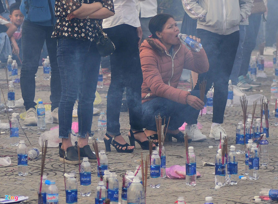 Cảnh chen lấn, ùn tắc khắp các điểm du lịch 9 ngày nghỉ Tết