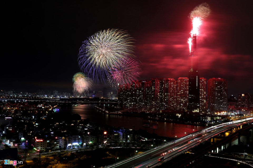 Cảnh chen lấn, ùn tắc khắp các điểm du lịch 9 ngày nghỉ Tết