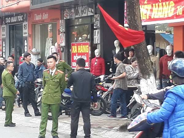 Thái Bình: Nam thanh niên bị chém gục trước trạm y tế