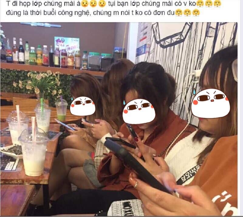 Loạt ảnh chứng minh thực tế phũ phàng: Kêu gào đi họp lớp không ai đi cũng chẳng đắng lòng bằng đi đông đủ nhưng mỗi người một điện thoại