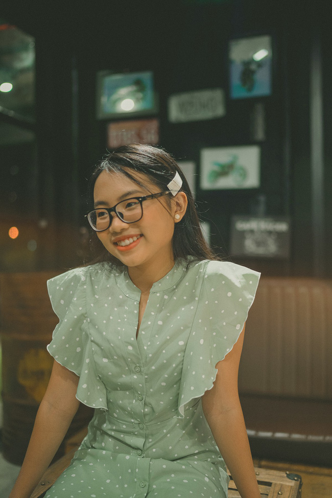 Phương Mỹ Chi: 16 tuổi em gặp quá nhiều thị phi, ba Quang Lê vạ miệng làm em bị chỉ trích oan! Phương Mỹ Chi: 16 tuổi em gặp quá nhiều thị phi, ba Quang Lê vạ miệng làm em bị chỉ trích oan!