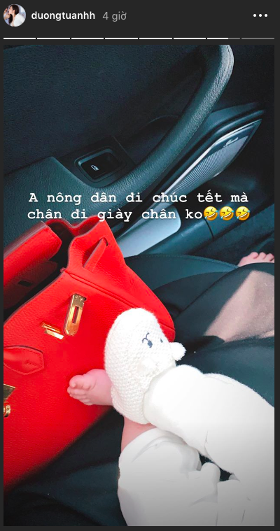 Sướng như Á hậu Tú Anh: Nàng dâu mới mà ngày Tết vẫn thảnh thơi đi chơi, tụ tập bạn bè nhậu nhẹt tới bến