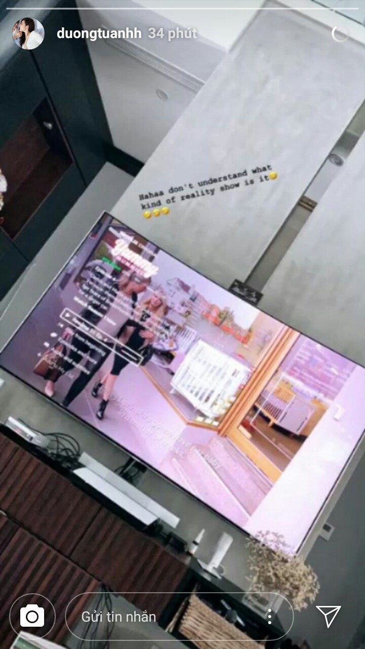 Sướng như Á hậu Tú Anh: Nàng dâu mới mà ngày Tết vẫn thảnh thơi đi chơi, tụ tập bạn bè nhậu nhẹt tới bến