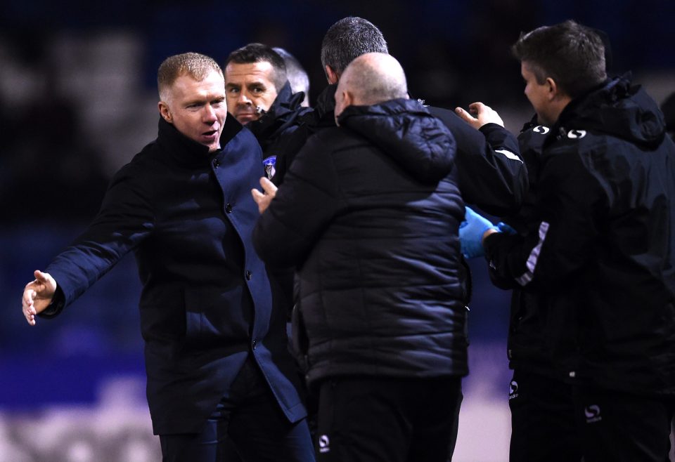 Paul Scholes khởi đầu nghiệp HLV như mơ