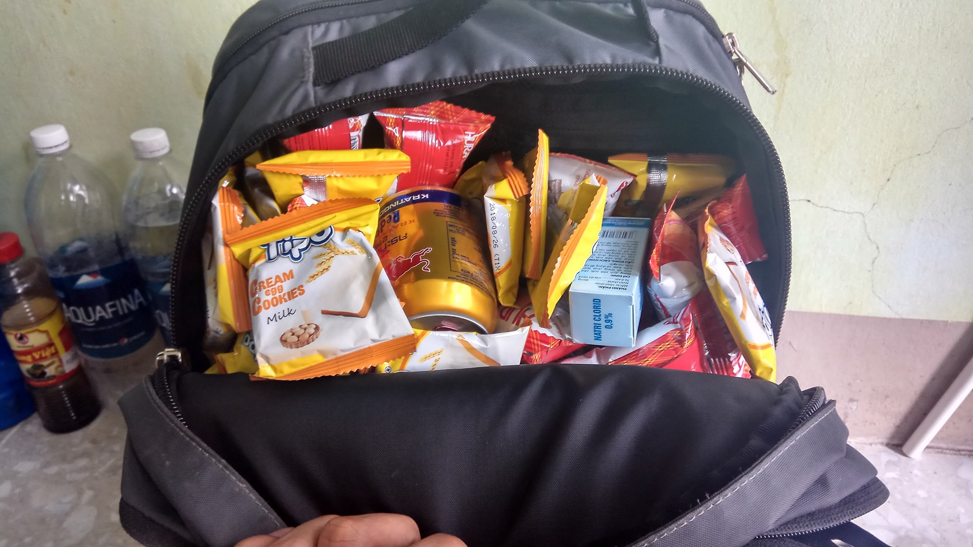 Trở về thành phố sau Tết, sinh viên hớn hở khoe tình yêu của gia đình qua núi thực phẩm vác theo