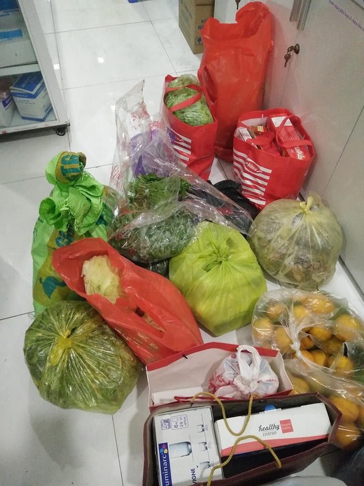 Trở về thành phố sau Tết, sinh viên hớn hở khoe tình yêu của gia đình qua núi thực phẩm vác theo