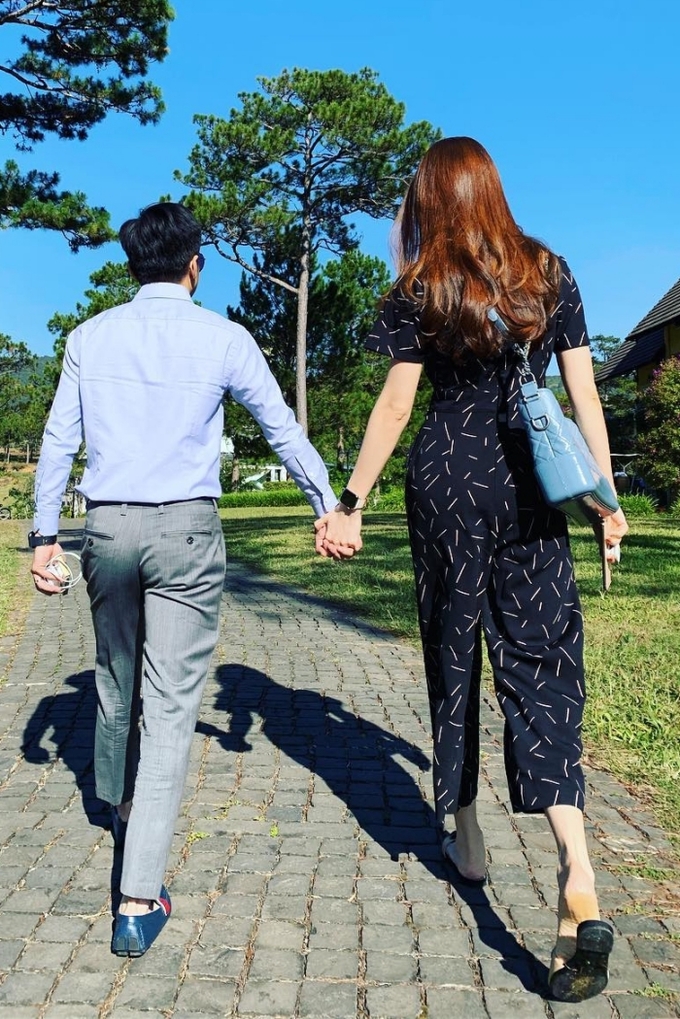 Hồ Ngọc Hà - Kim Lý đi du lịch Thái Lan khi Subeo đang hạnh phúc bên gia đình Cường Đô La