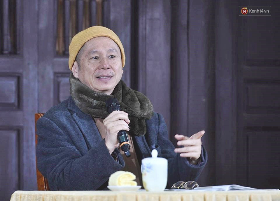 Hà Nội: Gần 10 tấn cá được hàng nghìn phật tử chuyền tay nhau trong lễ phóng sinh đầu năm