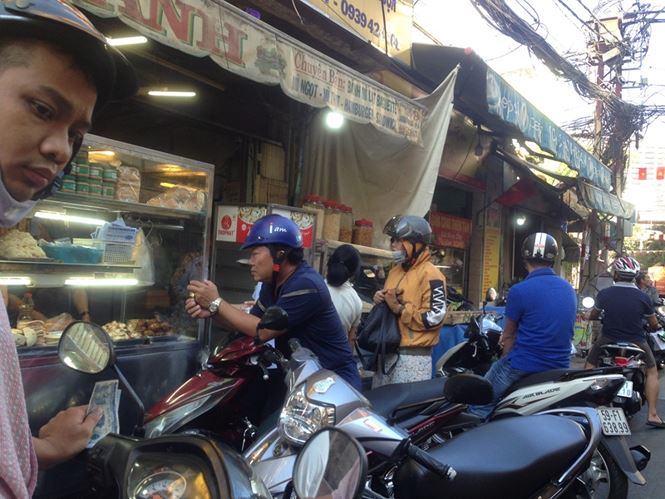 Sau tết, dân công sở mỏi mắt tìm quán ăn trưa