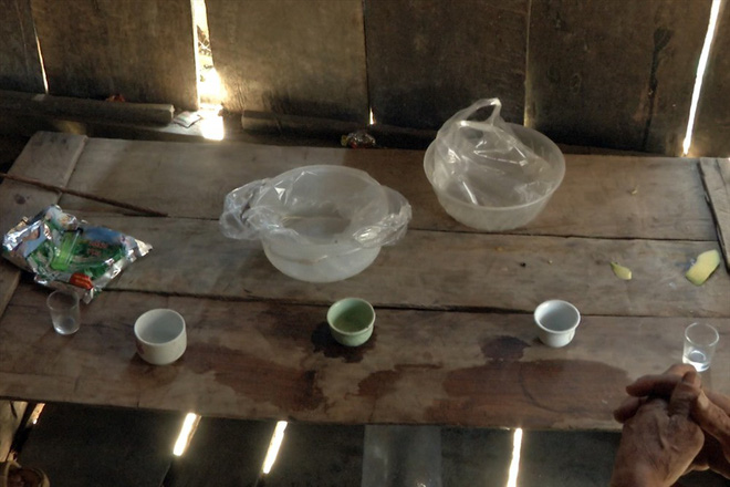 Kỳ lạ bản nát - Nơi đàn ông uống rượu thay cơm, say sưa tối ngày