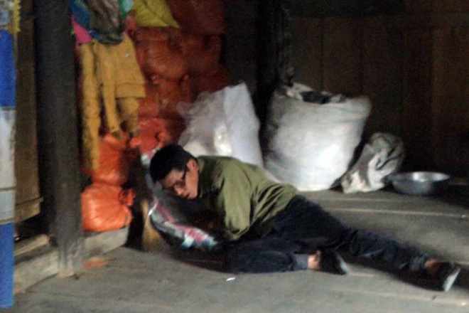 Kỳ lạ bản nát - Nơi đàn ông uống rượu thay cơm, say sưa tối ngày