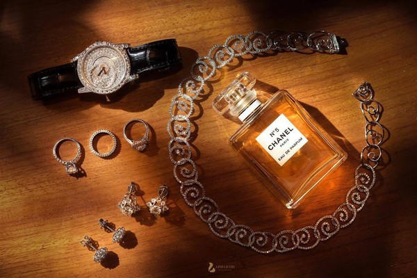 Rò rỉ hình ảnh xa hoa bên trong lâu đài 7 tầng của gia đình cô dâu xinh đẹp nổi tiếng Nam Định