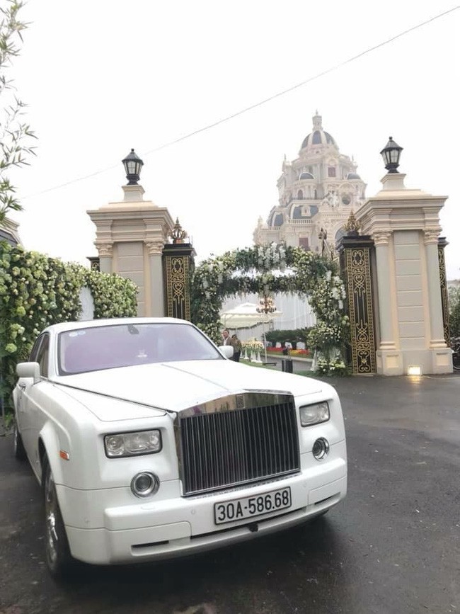 Rò rỉ hình ảnh xa hoa bên trong lâu đài 7 tầng của gia đình cô dâu xinh đẹp nổi tiếng Nam Định