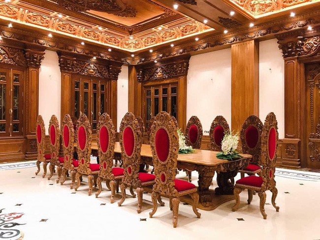 Rò rỉ hình ảnh xa hoa bên trong lâu đài 7 tầng của gia đình cô dâu xinh đẹp nổi tiếng Nam Định Rò rỉ hình ảnh xa hoa bên trong lâu đài 7 tầng của gia đình cô dâu xinh đẹp nổi tiếng Nam Định
