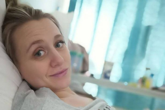 Đưa thai nhi ra khỏi bụng mẹ chữa bệnh…rồi đưa vào lại