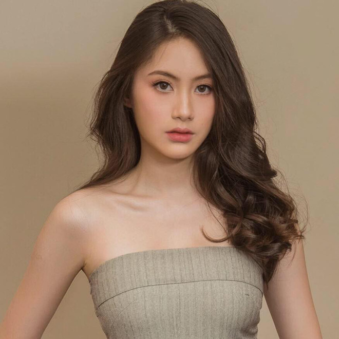 Nhan sắc gợi cảm của đệ nhất hot girl Lào vừa về Việt Nam ăn Tết, đăng ảnh check-in gây sốt