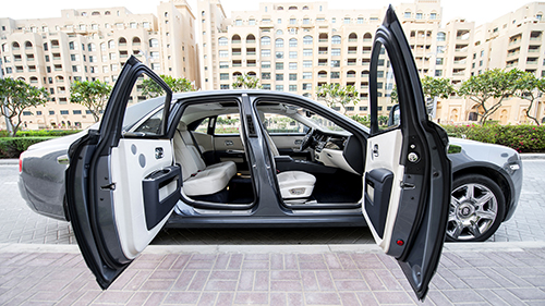 Cửa mở kiểu Rolls-Royce và tiếng xấu cửa tự sát