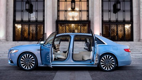 Cửa mở kiểu Rolls-Royce và tiếng xấu cửa tự sát