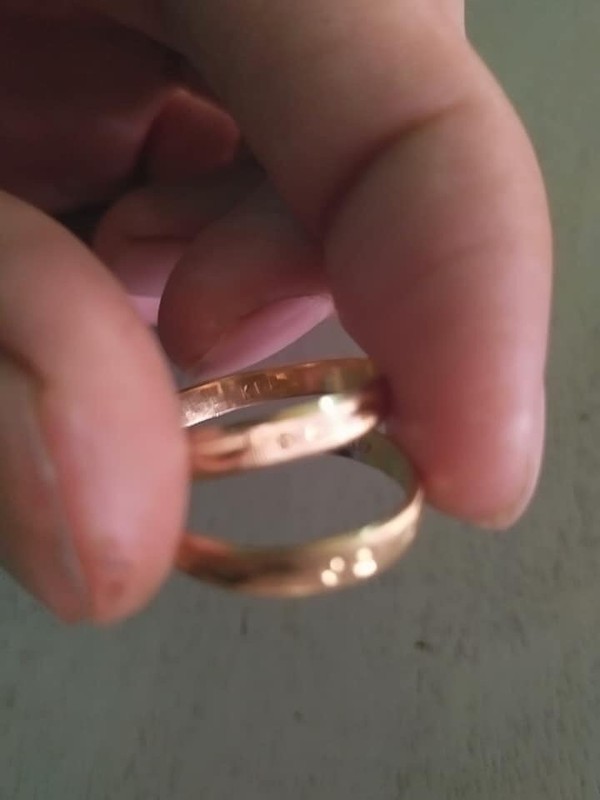 Vừa bỏ vợ, anh chồng nhanh nhảu lên mạng rao bán đôi nhẫn liền nhận được lời trêu chọc của dân mạng