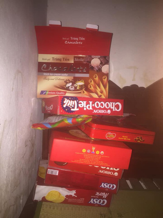 Những chuyến xe thồ rau củ lợn gà, chở cả nhà quê bố mẹ gói ghém cho con mang lên thành phố gây xúc động