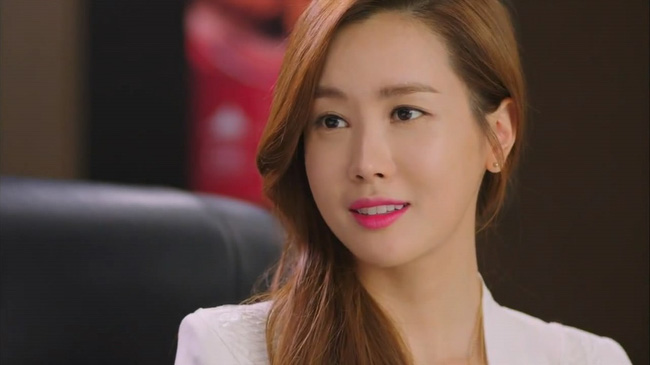 Chồng từ quê ra vẫn chu đáo chuẩn bị quà Valentine cho vợ, cô vừa nhìn thấy chỉ biết bật cười