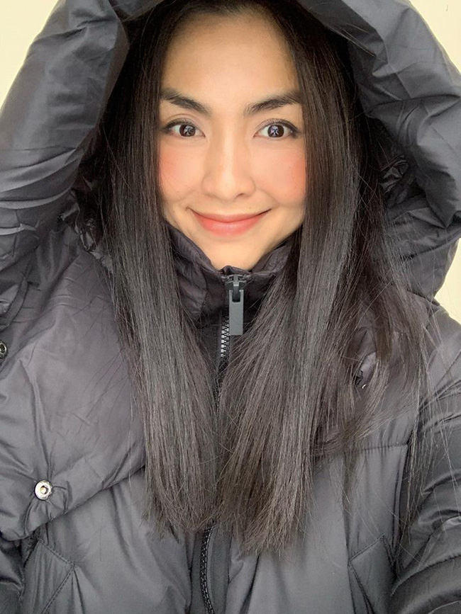 Khoe ảnh mặt mộc đẳng cấp em chưa 18, Tăng Thanh Hà lộ chuyện sang Mỹ chăm sóc Thân Thúy Hà vừa vượt cạn?