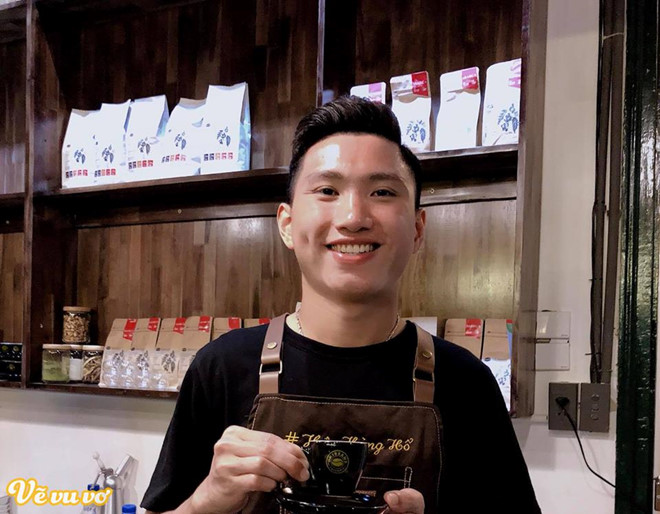 Loạt ảnh chế trai đẹp tuyển Việt Nam phát tướng, mặt tròn như cái mâm, còn có cả nọng cằm khiến dân mạng phì cười Loạt ảnh chế trai đẹp tuyển Việt Nam phát tướng, mặt tròn như cái mâm, còn có cả nọng cằm khiến dân mạng phì cười